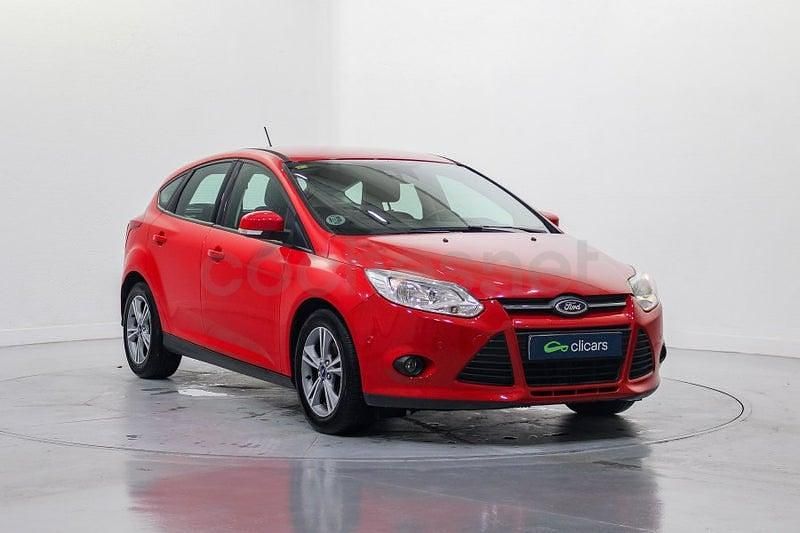 Usado Ford Focus Trend 115 CV (84 kW) 2014 Rojo Berlina