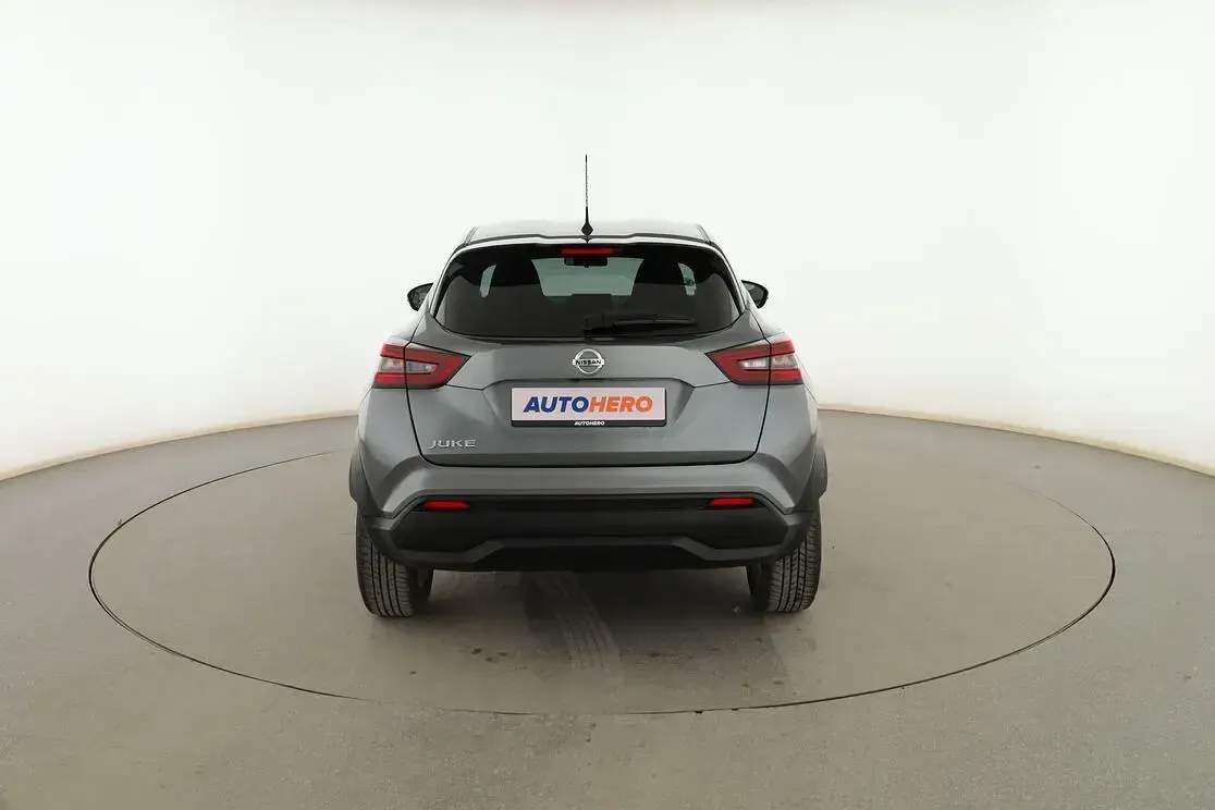 Usado Nissan Juke Acenta 114 CV (83 kW) 2021 Gris SUV