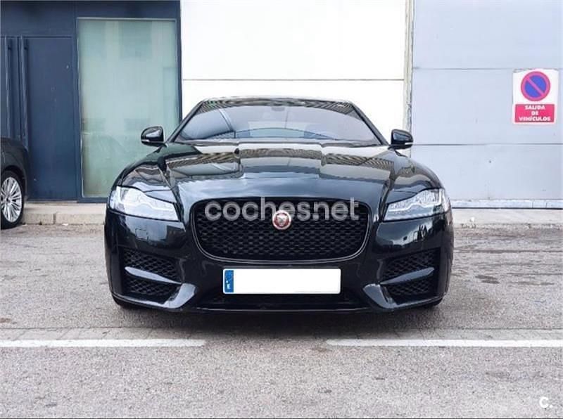 Usado Jaguar XF Sportbrake R-Sport 180 HP (132 kW) 2016 Preto Carrinha