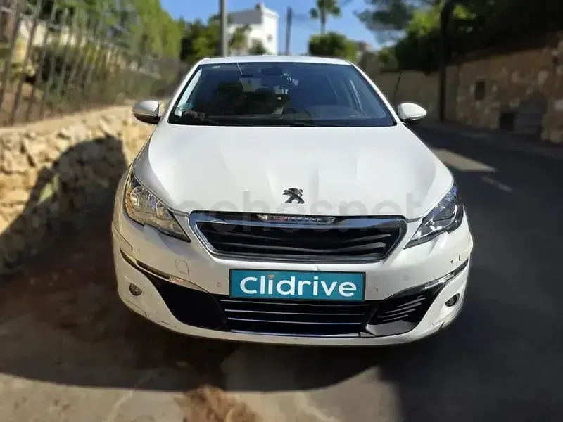 Usado Peugeot 308 SW Style 120 CV (88 kW) 2016 Blanco Familiar