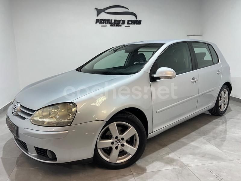 Gris / plata Usado 2007 VW Golf V Highline Berlina | 4990 € (Precio justo) - Imagen 1/4