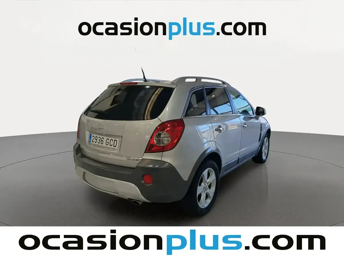 Usado Opel Antara Cosmo 150 CV (110 kW) 2008 Plateado SUV