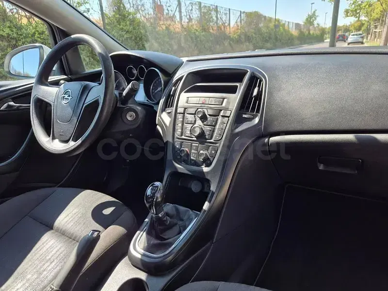 Usado Opel Astra Essentia 100 CV (73 kW) 2011 Blanco Berlina