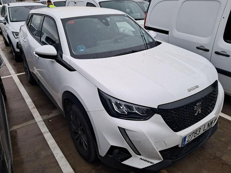 Usado Peugeot 2008 Active 110 CV (80 kW) 2021 Blanco SUV