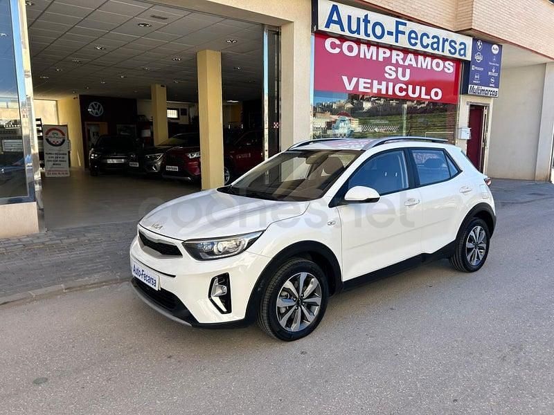Usado Kia Stonic 84 CV (61 kW) 2021 Blanco SUV