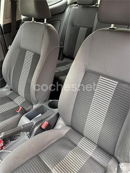 Usado VW Golf VI Highline 105 CV (77 kW) 2008 Negro Utilitario