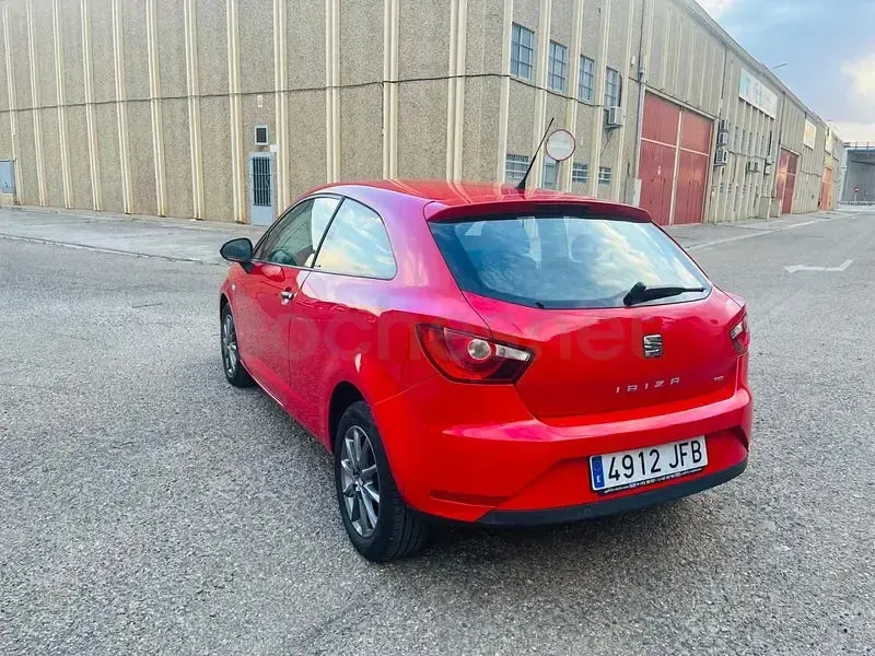 Usado Seat Ibiza SC I-Tech 105 CV (77 kW) 2015 Rojo Utilitario