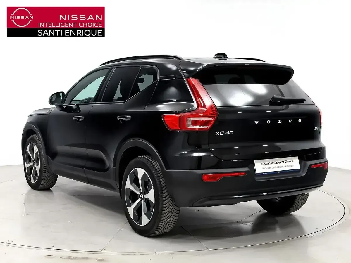 Usado Volvo XC40 Core 163 CV (119 kW) 2023 Negro SUV
