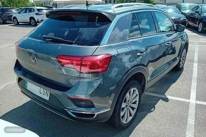 Usado VW T-Roc Advance 150 CV (110 kW) 2021 Gris SUV