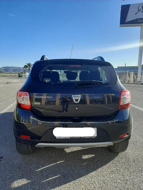 Usado Dacia Sandero Lauréate 90 CV (66 kW) 2016 Negro
