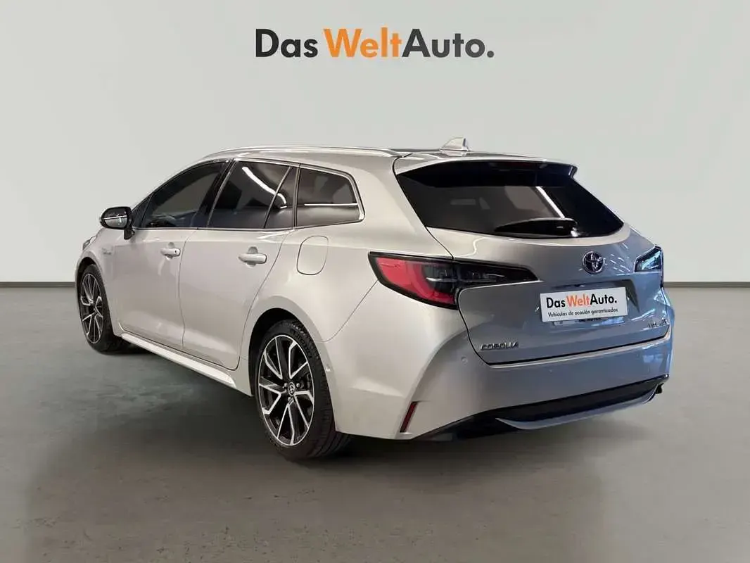 Usado Toyota Corolla Advance 180 CV (132 kW) 2020 Plateado Familiar
