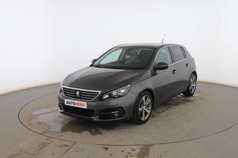 Usado Peugeot 308 Allure 102 CV (75 kW) 2019 Gris Berlina