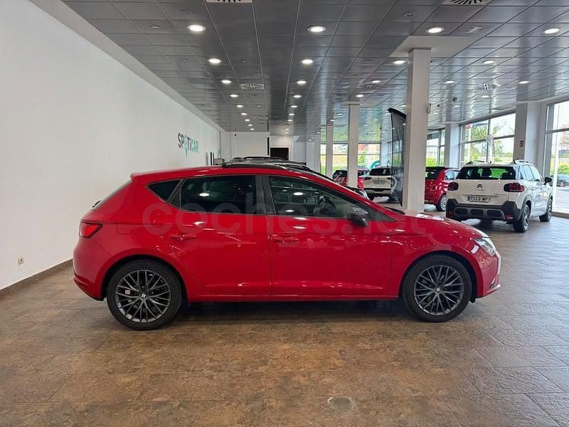 Usado Seat Leon CONNECT 110 CV (80 kW) 2016 Rojo Berlina