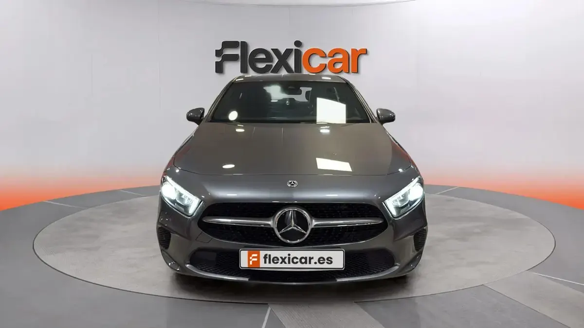 Usado Mercedes A180 136 CV (100 kW) 2022 Gris Berlina