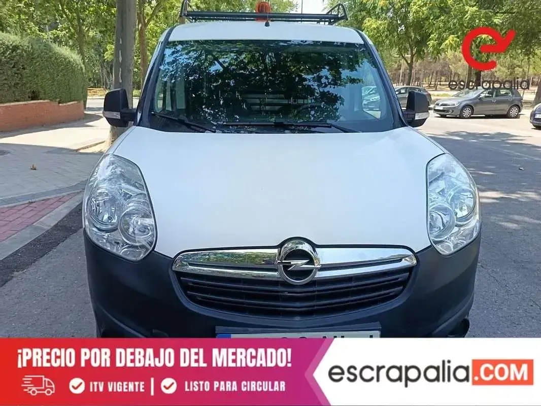 Usado Opel Combo 120 CV (88 kW) 2018 Blanco Monovolumen