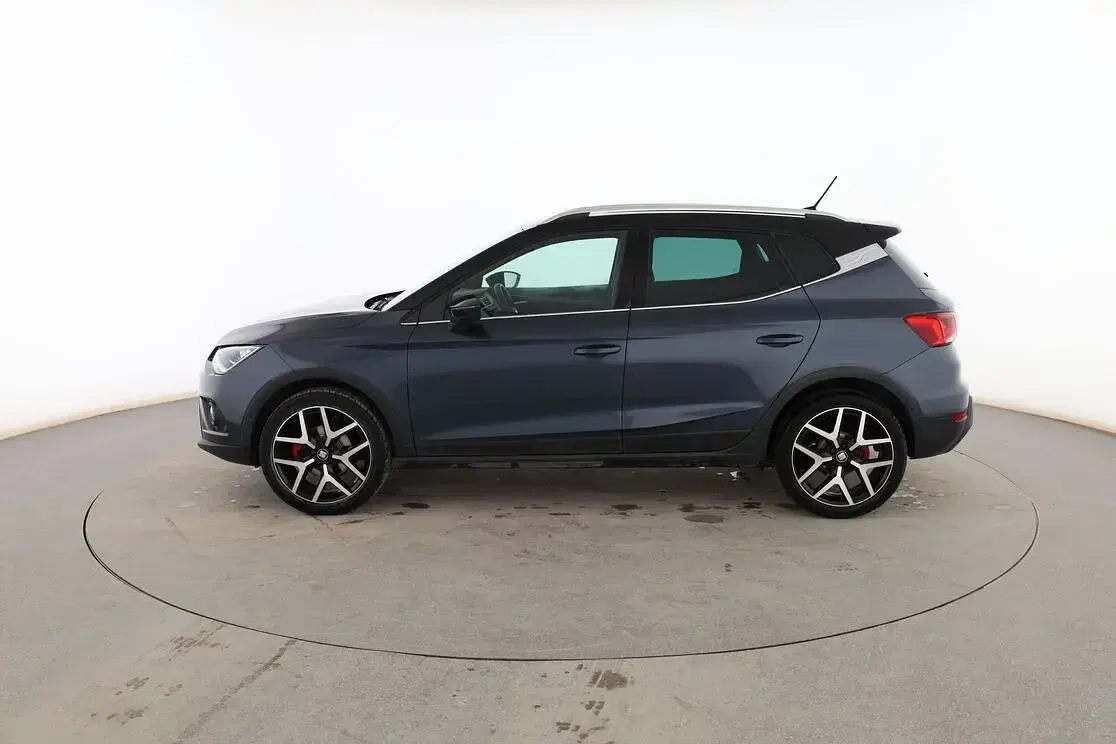 Usado Seat Arona FR 110 CV (80 kW) 2020 Gris SUV