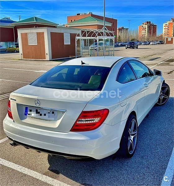 Używany Mercedes C220 170 KM (125 kW) 2012 Biały Coupe