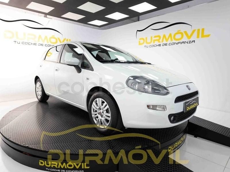 Usado Fiat Punto Pop 75 CV (55 kW) 2014 Blanco Utilitario