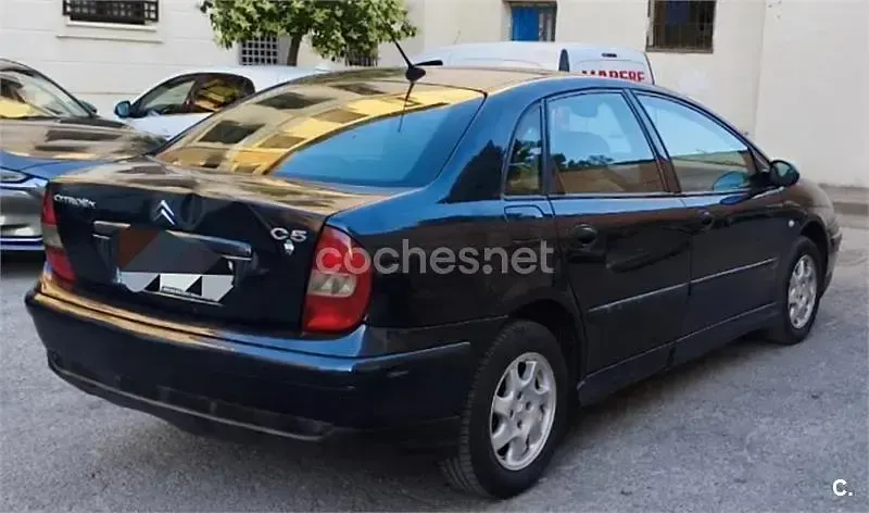 Usado Citroën C5 110 CV (80 kW) 2003 Negro Berlina