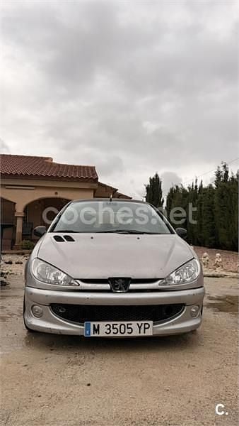 Usado Peugeot 206 GTi 138 CV (101 kW) 2000 Gris / plata Berlina