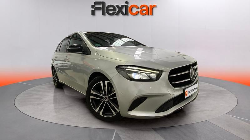 Usado Mercedes B180 116 CV (85 kW) 2019 Gris Monovolumen