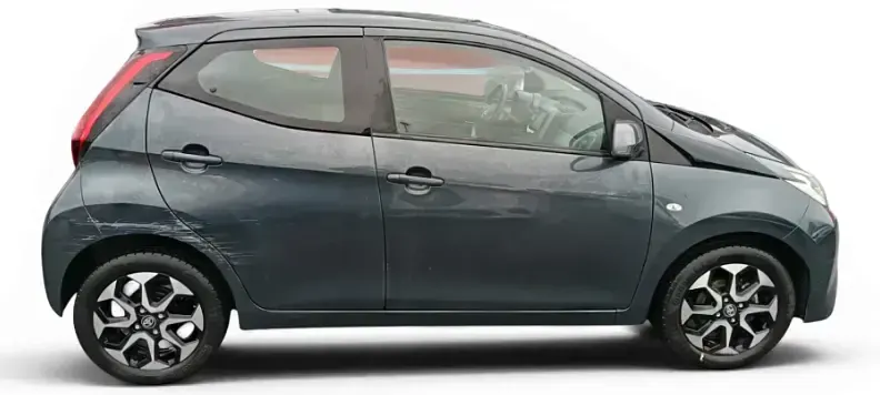 Usado Toyota Aygo X-play 72 CV (52 kW) 2019 Negro Utilitario