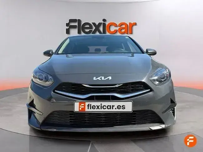 Usado Kia Ceed 136 CV (100 kW) 2023 Gris Utilitario