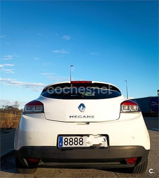 Usado Renault Mégane Dynamique 105 CV (77 kW) 2010 Blanco Berlina