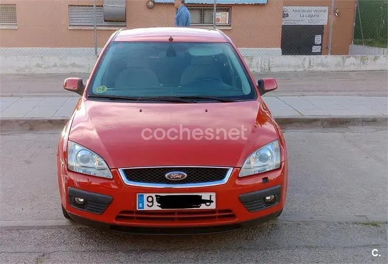 Usado Ford Focus Sport 136 CV (100 kW) 2006 Rojo Berlina