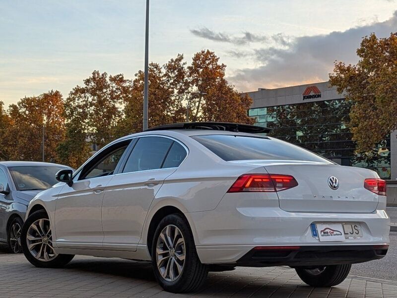 Blanco Usado 2020 VW Passat Business Berlina | 19.950 € (Precio justo) - Imagen 1/4