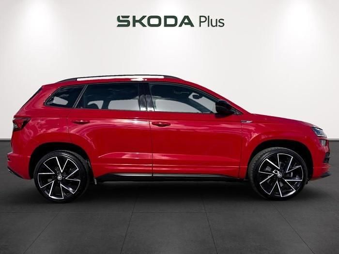 Usado Skoda Karoq SportLine 150 CV (110 kW) 2021 Rojo SUV