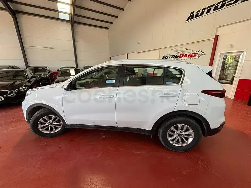 Usado Kia Sportage 115 CV (84 kW) 2022 Blanco SUV