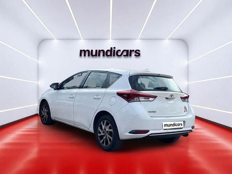 Brugt Toyota Auris Active 116 HK (85 kW) 2017 Hvid Sedan