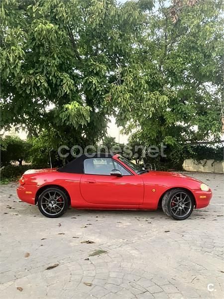 Usado Mazda MX5 131 CV (96 kW) 1999 Rojo Descapotable