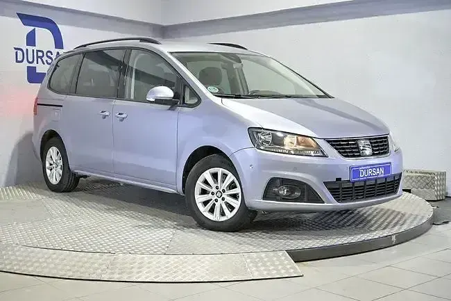 Usado Seat Alhambra Style 150 CV (110 kW) 2022 Gris claro Monovolumen