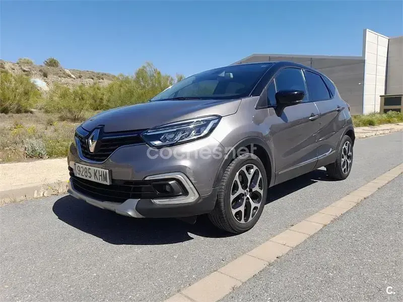 Usado Renault Captur XMOD 120 CV (88 kW) 2018 Gris / plata SUV