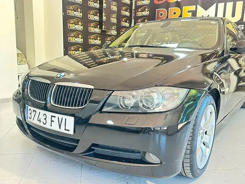 Usado BMW 325 Comfort Edition 197 CV (144 kW) 2007 Negro Berlina