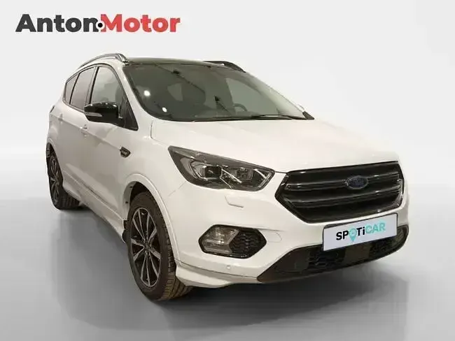 Usado Ford Kuga ST-Line 150 CV (110 kW) 2019 Blanco SUV