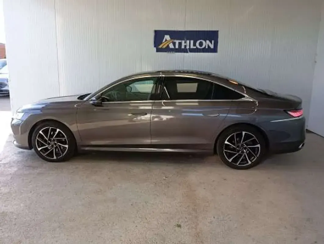 Usado DS Automobiles DS9 Rivoli Plus 250 CV (183 kW) 2023 Gris Berlina