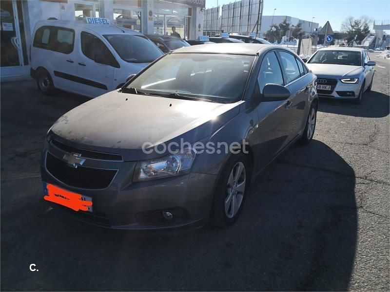 Usado Chevrolet Cruze LT 150 CV (110 kW) 2009 Gris / plata Berlina