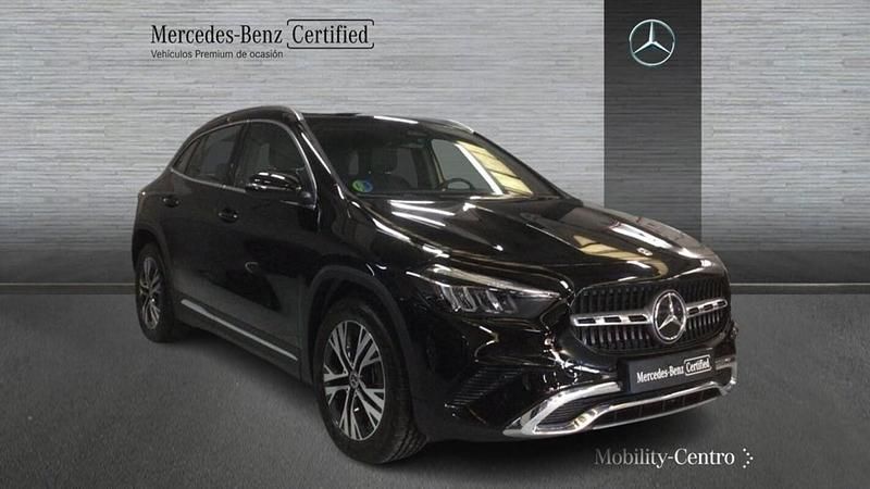 Usado Mercedes GLA250 Progressive 224 CV (164 kW) 2024 Nachtschwarz  unilack SUV