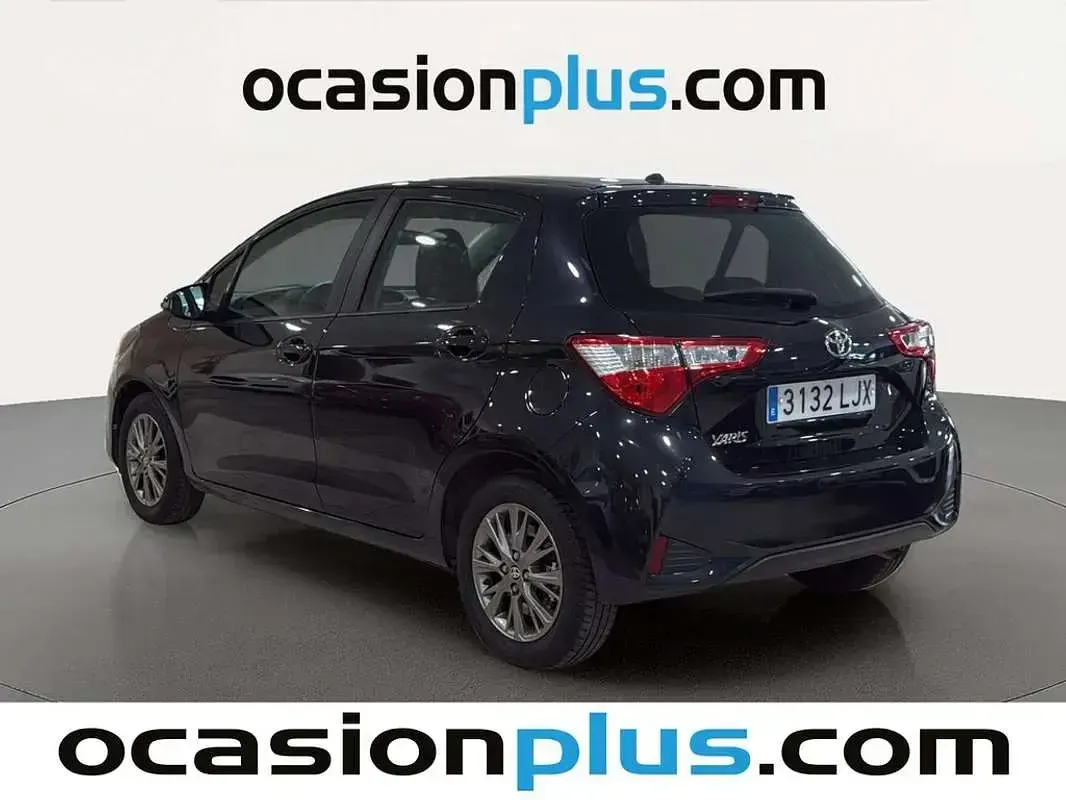Usado Toyota Yaris Active 69 CV (50 kW) 2020 Negro Utilitario