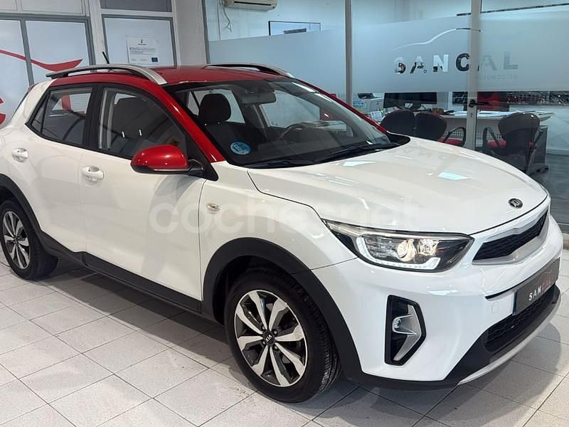 Usado Kia Stonic 100 CV (73 kW) 2021 Blanco SUV