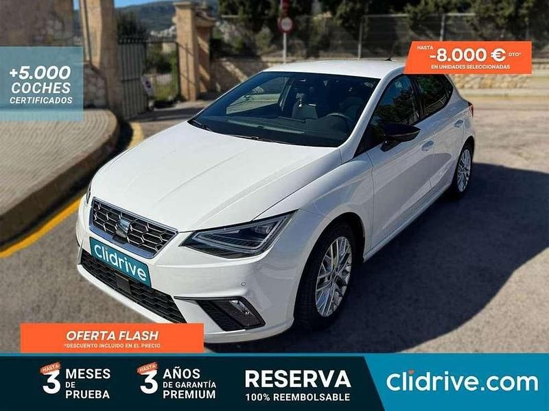 Usado Seat Ibiza Style 110 CV (80 kW) 2025 Blanco Utilitario