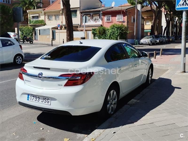 Usado Opel Insignia Selective 120 CV (88 kW) 2016 Blanco Berlina