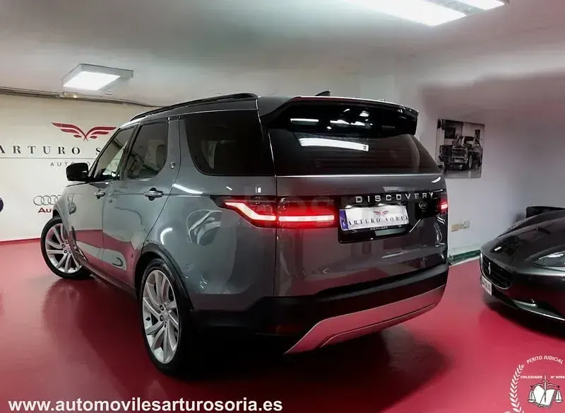 Usado Land Rover Discovery HSE 300 CV (220 kW) 2021 Gris / plata SUV