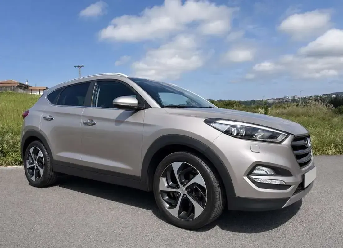 Usado Hyundai Tucson 141 CV (103 kW) 2018 Gris SUV