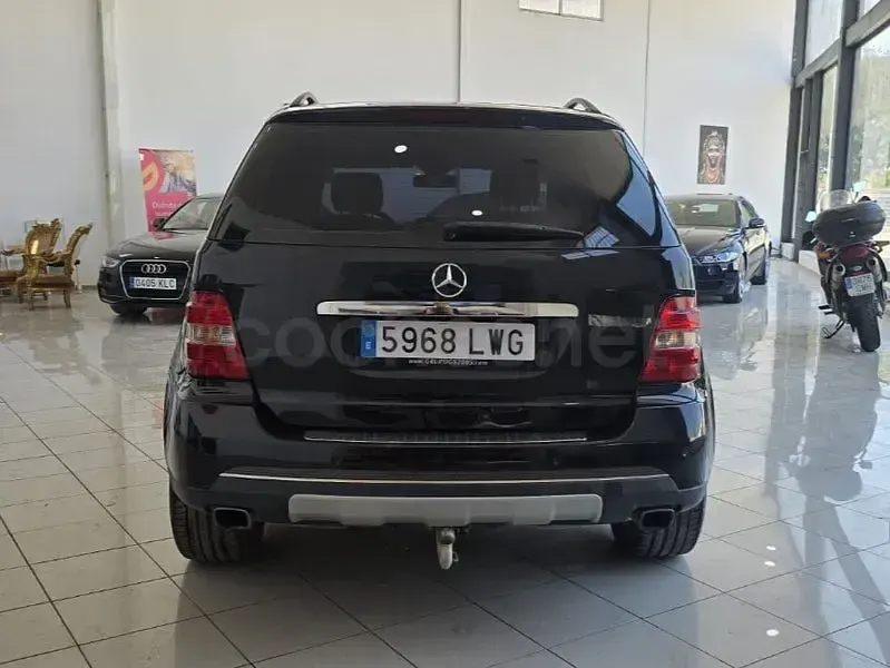 Usado Mercedes ML350 272 CV (200 kW) 2006 Negro SUV