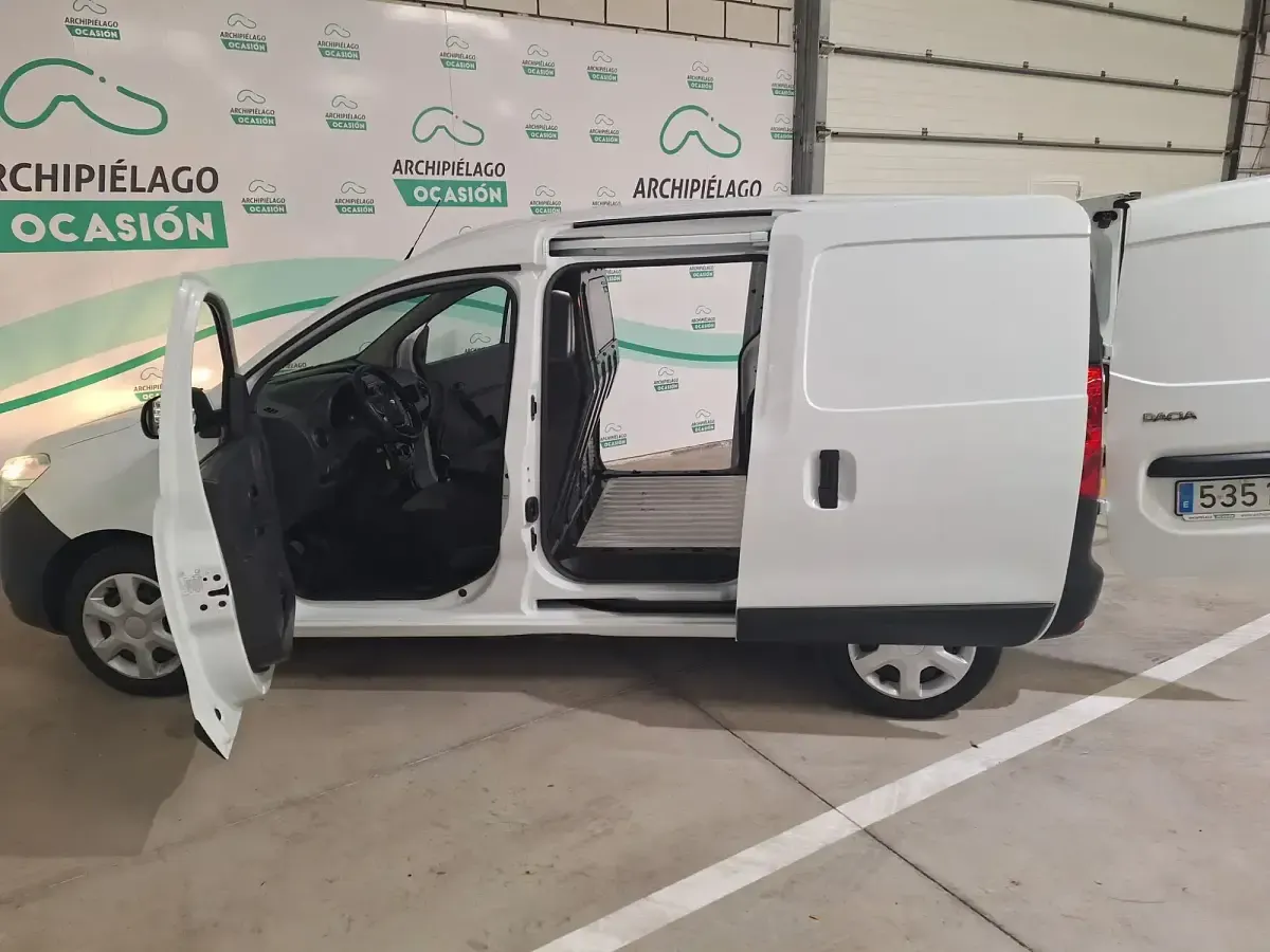 Käytetty Dacia Dokker Essentiel 95 HP (69 kW) 2021 Valkoinen Tila-auto