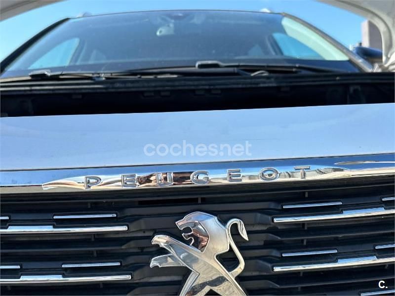 Usado Peugeot 5008 Allure 130 CV (95 kW) 2019 Blanco SUV